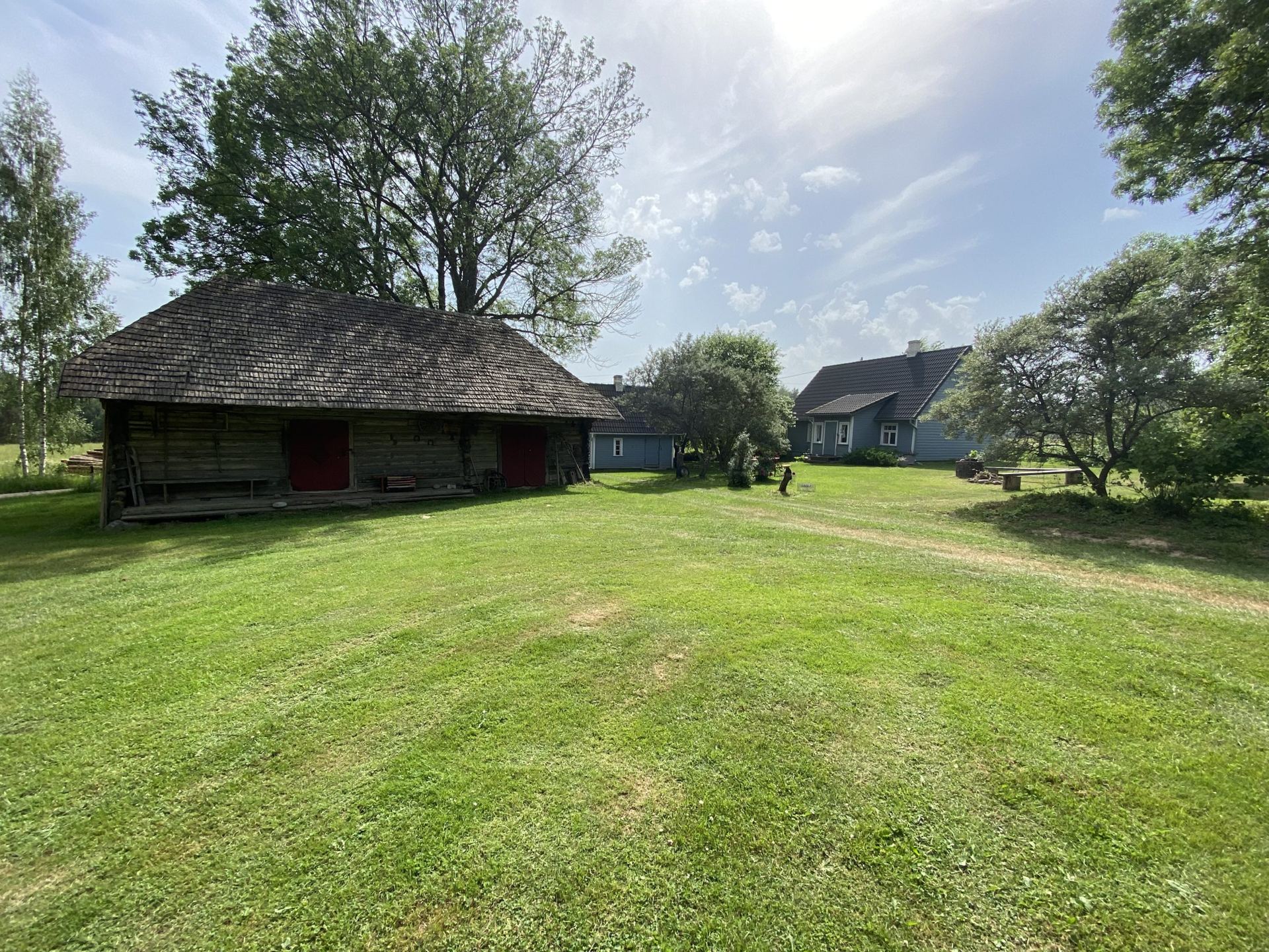 Vintage Countryhouse'i vana ait ja hoov Valgesoos